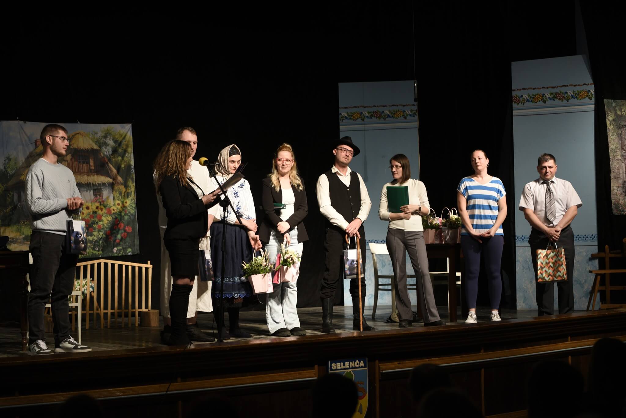 Divadelná premiéra v Selenči prilákala plnú sálu divákov
